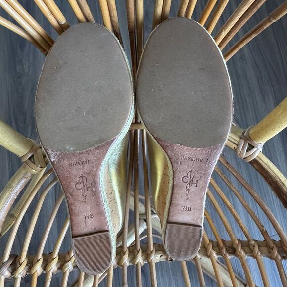 Cole Haan Gold Metallic Peep Toe Wedges With Cork Wedge Heel - Picture 7 of 8
